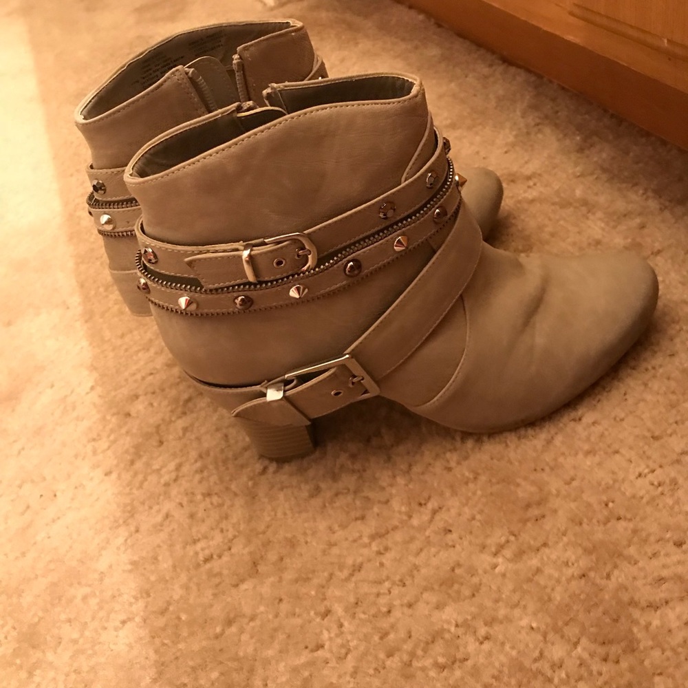 Super cute booties!!